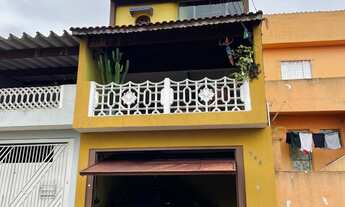 Imagem 1: Sobrado para venda com 210 m², 3 Quartos (1 suíte com hidro), 2 Vagas e Churrasqueira em I