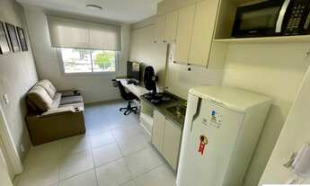 Imagem 2: Apartamento mobiliado para alugar no Tatuapé com 24m², 1 Suíte, Cozinha integraga com a sa