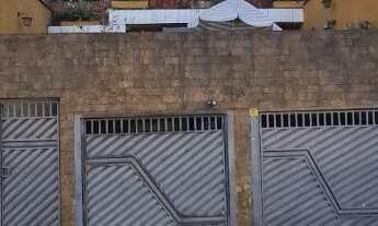 Imagem 2: VENDA DE SOBRADO : Com 3 dormitórios, com salão de festas e churrasqueiras, 2 vgs cobertas