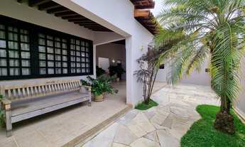 Imagem: IMÓVEL COM EXCELENTE LOCALIZAÇÃO NO BAIRRO