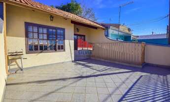 Imagem: Casa com 3 quartos, vaga coberta e churrasqueira