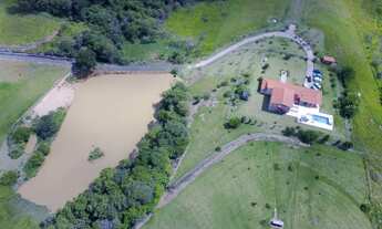 Imagem 3: Luxuoso Haras à Venda em Porto Feliz-SP, Bairro Belo: 4 quartos, 1 suíte, 2 salas, 3 banhe