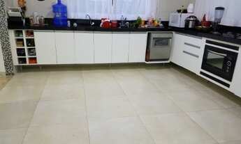 Imagem 4: Casa de Luxo em Condomínio: 5 Quartos, 1 Suíte, 3 Salas, 4 Vagas na Jardim Reserva Bom Viv