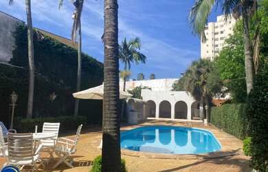 Imagem 2: Casa comercial à venda no Centro de Indaiatuba-SP: 3 quartos, 1 suíte, 3 salas, 5 banheiro