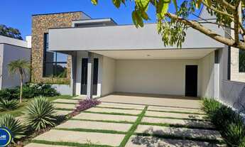 Imagem: Casa térrea com 3 suítes, pé-direito