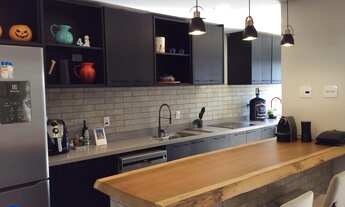 Imagem 4: Casa em Condomínio de Luxo no Jardim Mantova: 3 Suítes, 2 Salas, 4 Banheiros e Vagas de Ga