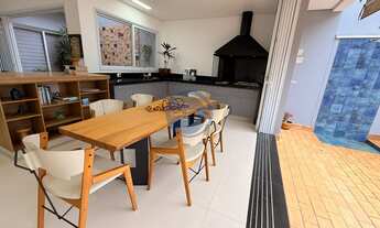 Imagem 5: Casa de Luxo em Condomínio: 3 Suítes, 4 Vagas, 248m² no Jardim Residencial Dona Maria José