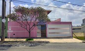 Imagem 2: Imperdível casa à venda em Indaiatuba-SP, Jardim Esplanada II: 3 quartos, 1 suíte, 2 salas