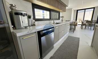 Imagem 2: Casa de Luxo à Venda no Helvétia Park III em Indaiatuba-SP: 3 Suítes, 6 Vagas, Área Gourme