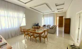 Imagem: Casa de Luxo à Venda em Condomínio Exclusivo