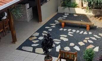 Imagem: Linda casa térrea com 3 dormitórios a