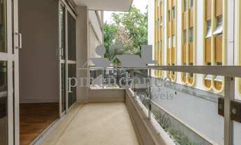 Imagem 2: Apartamento amplo em Higienópolis, com vista privilegiada para a arborizada Praça Vilaboim