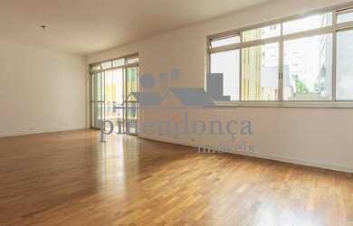 Imagem 7: Apartamento amplo em Higienópolis, com vista privilegiada para a arborizada Praça Vilaboim