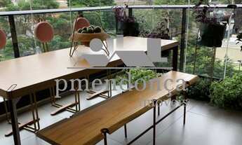 Imagem 3: Apartamento em Pinheiros com 70m² totalmente reformado com muita luz natural