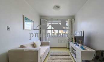 Imagem 2: Ótimo apartamento no 2º andar, localizado na Rua Alves Guimarães, com 129m²