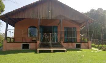 Imagem 1: Chácara com belíssima casa de campo à venda em Juquitiba/SP