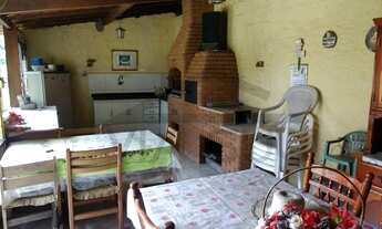 Imagem 4: 7.900 m²) Excelente propriedade, com linda casa sede sobrado, riacho que passa no fundo d