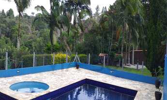 Imagem 2: Chácara bem localizada com estrutura completa, conforto, lazer e segurança à venda em Juqu