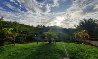 Imagem 6: Sítio à venda em Juquitiba/SP, com linda vista e cachoeiras dentro da propriedade