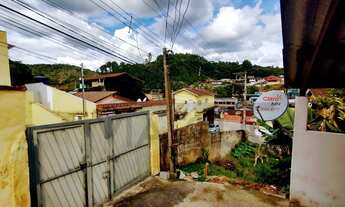 Imagem 4: 400 m²) Casa bem localizada, no centro de Juquitiba/SP, com 23 metros de frente, com espa