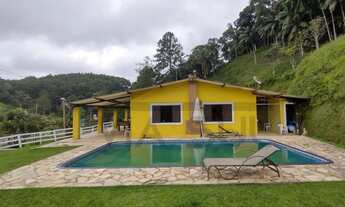 Imagem: Charmosa chácara à venda em Juquitiba