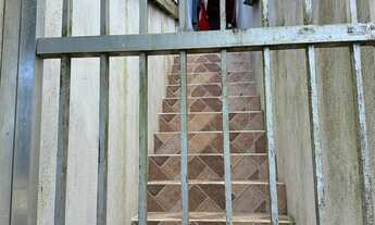 Imagem 4: Sobrado com 2 Residências e 7 Quitinetes para Investimento em Garuva, SC - Meirinho Imóvei