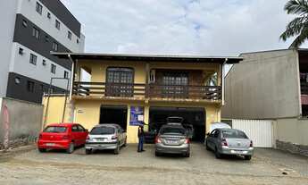 Imagem: Sobrado em Alvenaria com 3 Suítes, Piscina