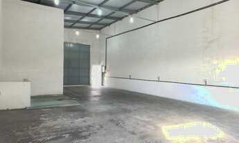 Imagem 4: Aluguel de Galpão Comercial de Alto Padrão no Parque Ipê, São Paulo-SP: 1 Sala, 3 Banheiro