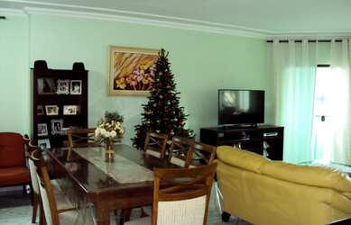 Imagem 2: 3 dormitórios, 1 suítes, 4 vagas na garagem, 250M² de Área Construída