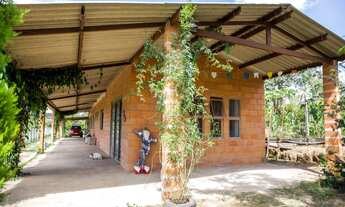 Imagem 2: 3 dormitórios, 1 suítes, 2 banheiro, 2500M² de Área Total