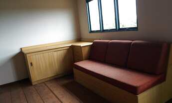 Imagem 5: 3 dormitórios, 1 suítes, 3 banheiro, 6 vagas na garagem, 380M² de Área Construída