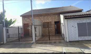 Imagem: 2 dormitórios, 1 banheiros, 1 vaga na garagem