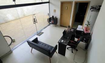 Imagem 4: 4 dormitórios, 1 suítes, 3 banheiro, 2 vagas na garagem