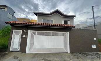 Imagem: 3 dormitórios, 1 suítes, 2 vagas na garagem