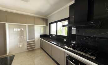 Imagem 7: 4 dormitórios, 4 suíte, 4 vagas na garagem, 256M² de Área Construída, 256M² de Área Total