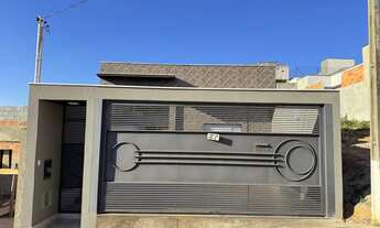 Imagem 1: Imperdível oportunidade de adquirir casa com 3 quartos e 2 vagas na Villa Verde Bragança!