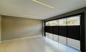 Imagem 2: 3 dormitórios, 1 suítes, 2 vagas na garagem, 118M² de Área Construída, 118M² de Área Total