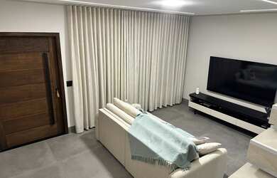 Imagem 3: 3 dormitórios, 1 suítes, 2 banheiro, 2 vagas na garagem