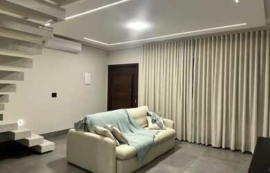 Imagem 2: 3 dormitórios, 1 suítes, 2 banheiro, 2 vagas na garagem