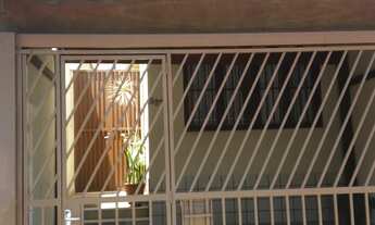 Imagem 2: 3 dormitórios, 1 suítes, 3 banheiro, 2 vagas na garagem, 200M² de Área Construída