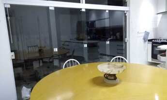 Imagem 5: 3 dormitórios, 1 suítes, 3 banheiro, 2 vagas na garagem, 230M² de Área Construída