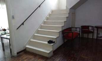 Imagem 6: 3 dormitórios, 1 suítes, 3 banheiro, 2 vagas na garagem, 230M² de Área Construída