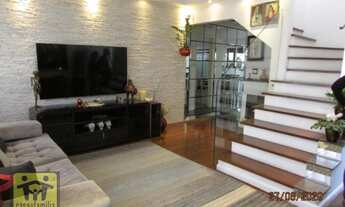 Imagem 2: 3 dormitórios, 1 suítes, 4 banheiro, 4 vagas na garagem, 223M² de Área Construída