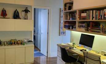 Imagem 4: 4 dormitórios, 4 suíte, 5 banheiro, 4 vagas na garagem, 193M² de Área Construída