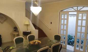 Imagem 4: 3 dormitórios, 1 suítes, 3 banheiro, 2 vagas na garagem, 230M² de Área Construída