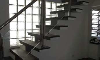 Imagem 3: 3 dormitórios, 1 suítes, 3 banheiro, 1 vaga na garagem, 180M² de Área Construída