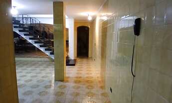 Imagem 5: 4 dormitórios, 3 suíte, 5 banheiro, 8 vagas na garagem, 380M² de Área Construída