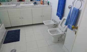 Imagem 2: 3 dormitórios, 3 suíte, 5 banheiro, 3 vagas na garagem, 273M² de Área Construída