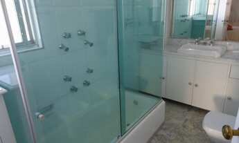 Imagem 4: 3 dormitórios, 3 suíte, 5 banheiro, 3 vagas na garagem, 273M² de Área Construída