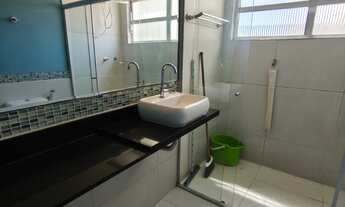 Imagem 2: 4 dormitórios, 1 suítes, 2 banheiro, 1 vaga na garagem, 108M² de Área Construída